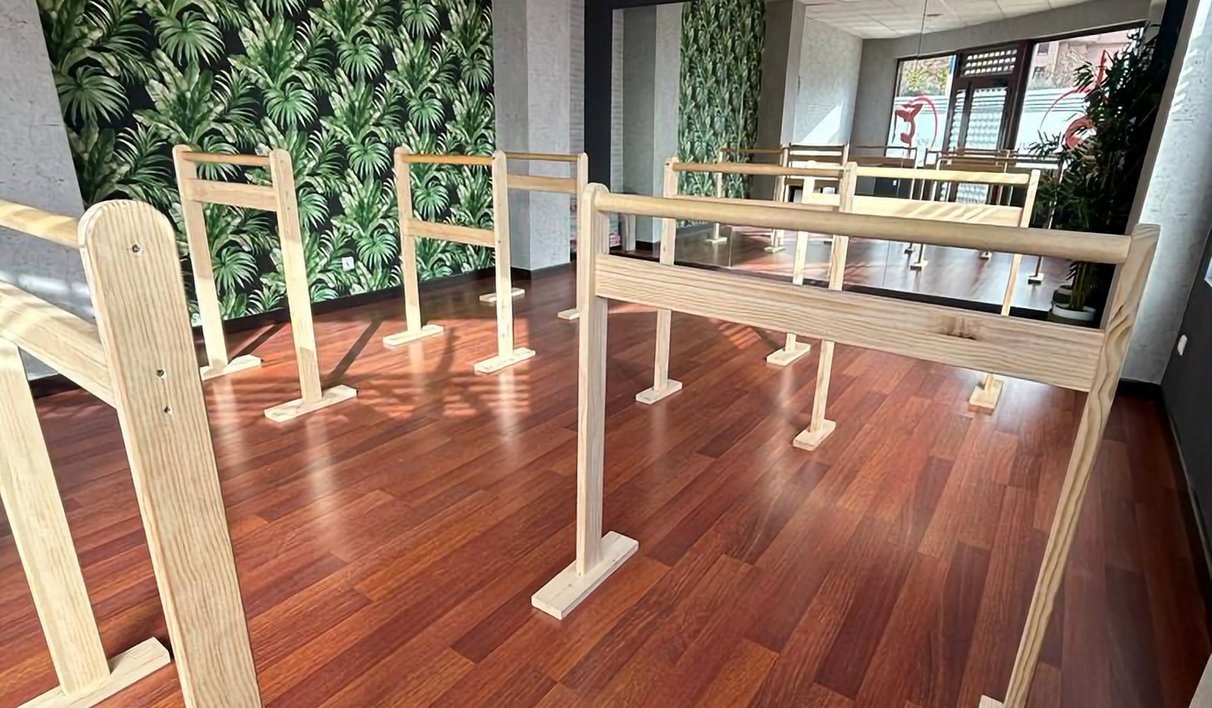 Clase de BalletFit® en el estudio de Momento