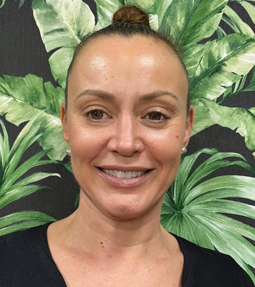 Lupe, instructora de pilates y yoga, especialista en lesiones y patologías