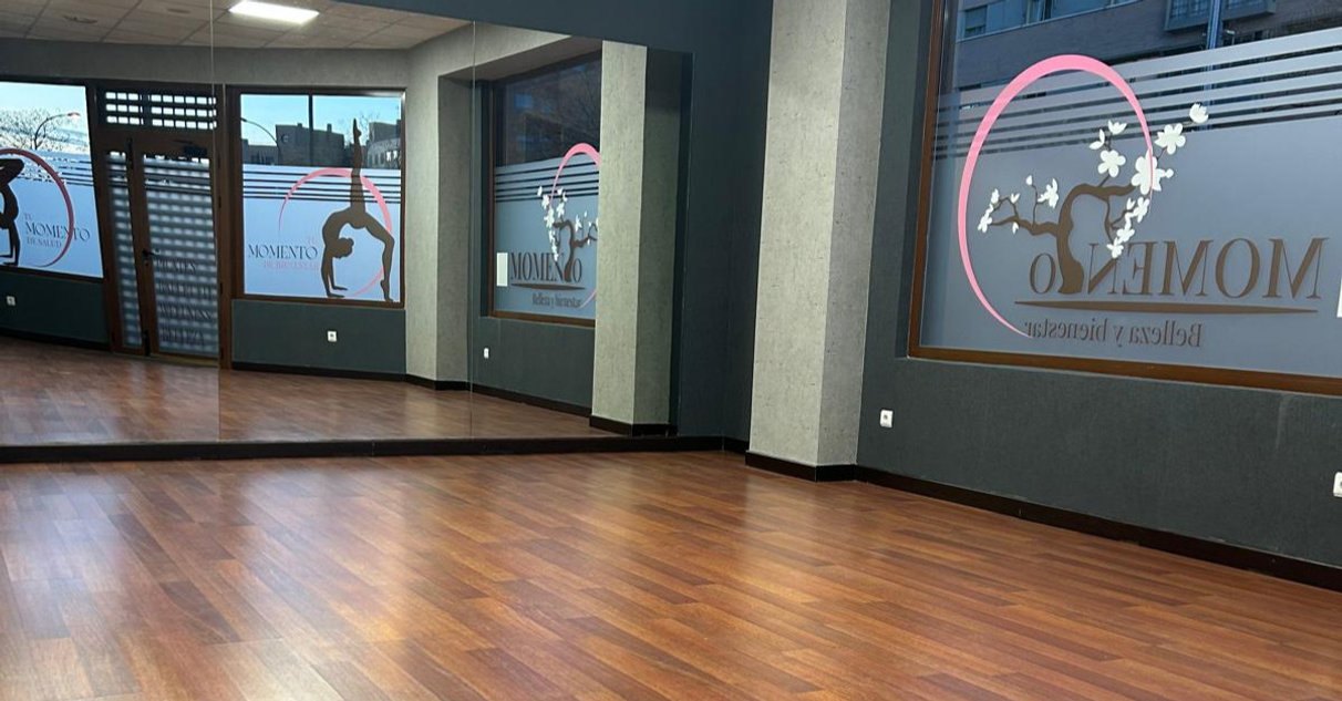 Clase de Pilates en el estudio de Momento